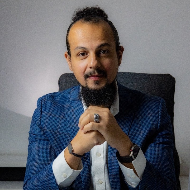 صورة مأمون العموري